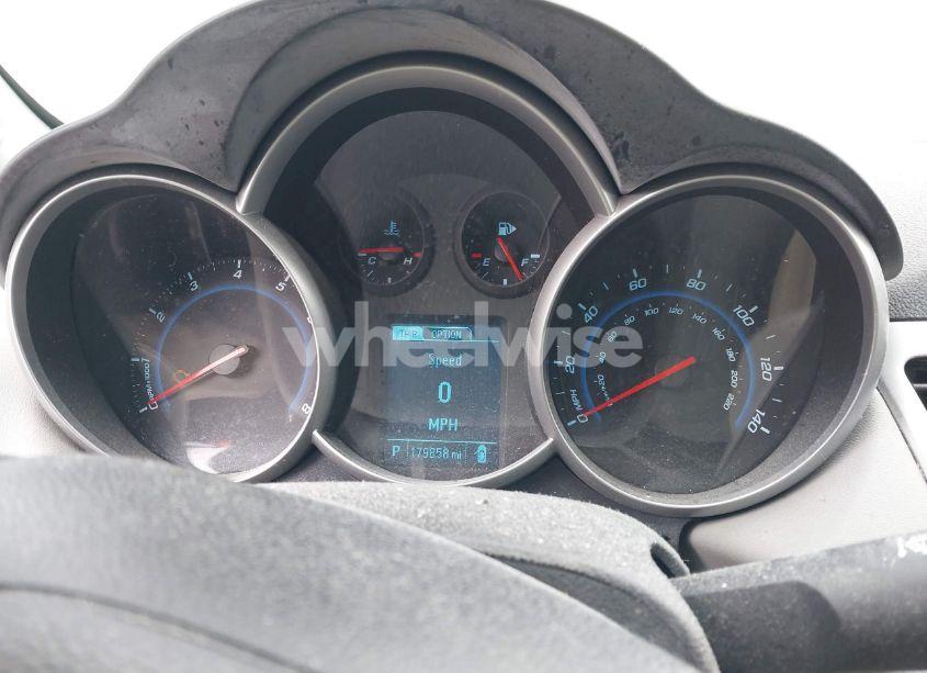 Photo 7 of 2014 Chevrolet Cruze LS AUTO (VIN 1G1PA5SH8E7484731)