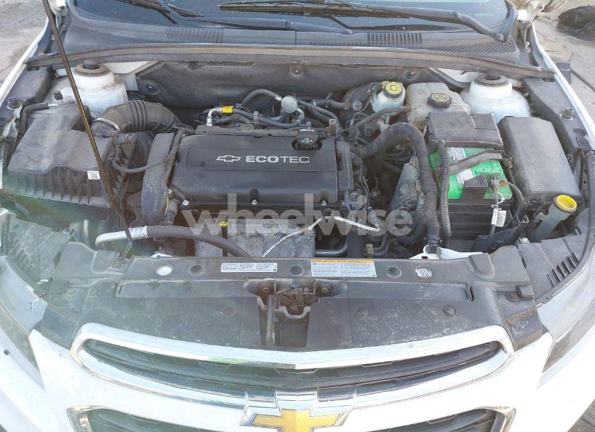 Photo 10 of 2015 Chevrolet Cruze LS (VIN 1G1PA5SH8F7115952)