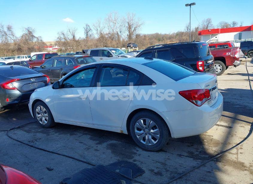 Photo 14 of 2015 Chevrolet Cruze LS (VIN 1G1PA5SH8F7115952)