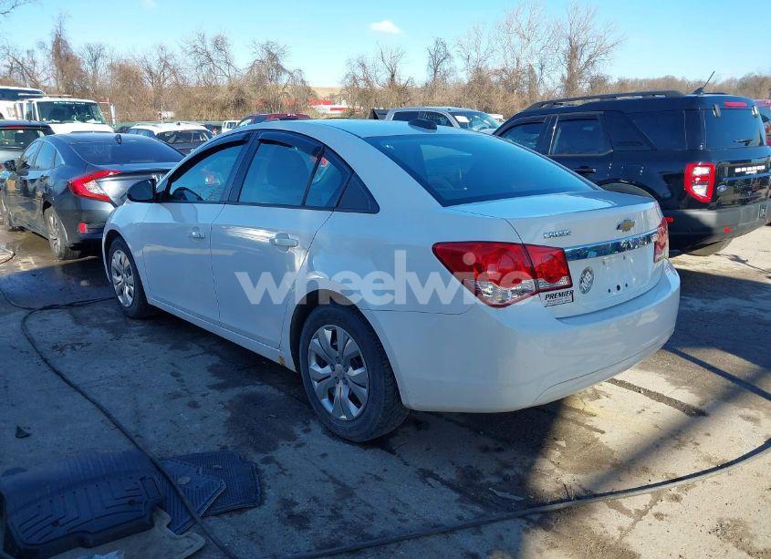 Photo 3 of 2015 Chevrolet Cruze LS (VIN 1G1PA5SH8F7115952)