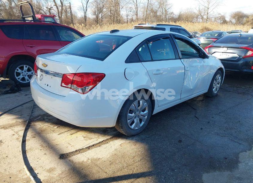 Photo 4 of 2015 Chevrolet Cruze LS (VIN 1G1PA5SH8F7115952)