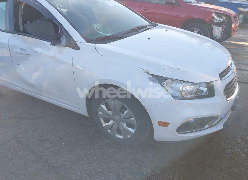 Photo 6 of 2015 Chevrolet Cruze LS (VIN 1G1PA5SH8F7115952)