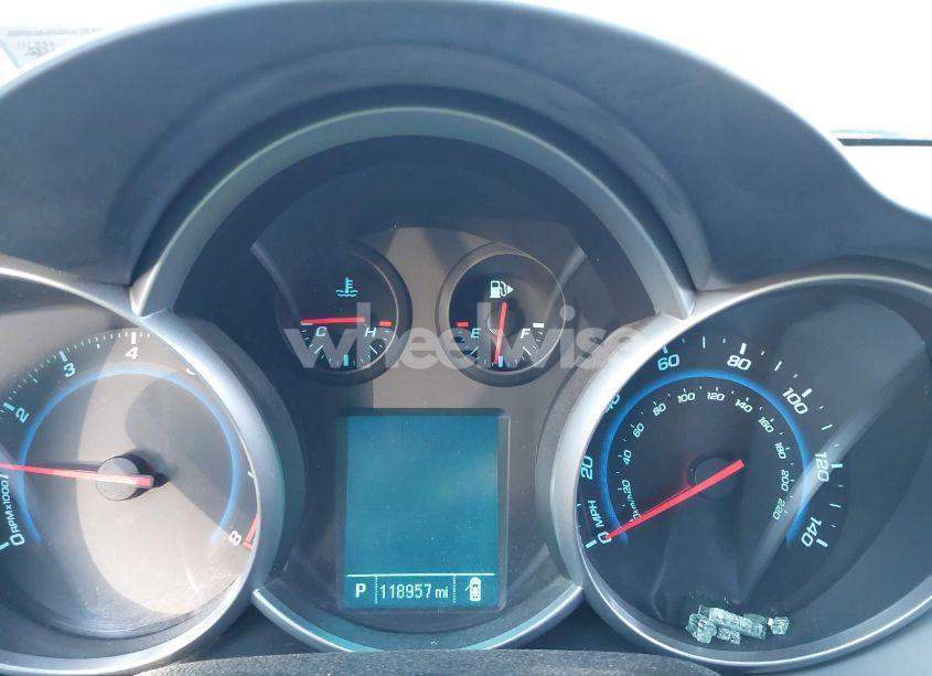 Photo 7 of 2015 Chevrolet Cruze LS (VIN 1G1PA5SH8F7115952)