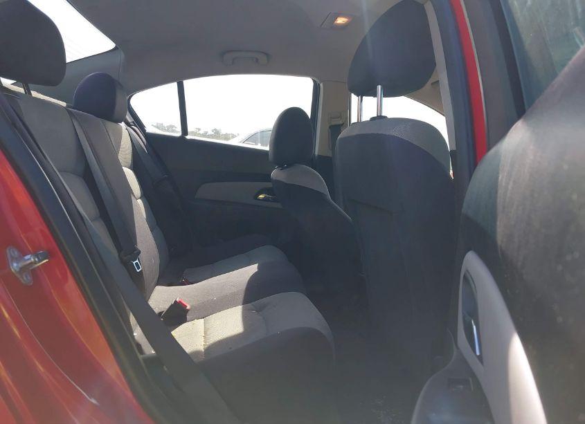 Photo 8 of 2015 Chevrolet Cruze LS AUTO (VIN 1G1PA5SH8F7116230)