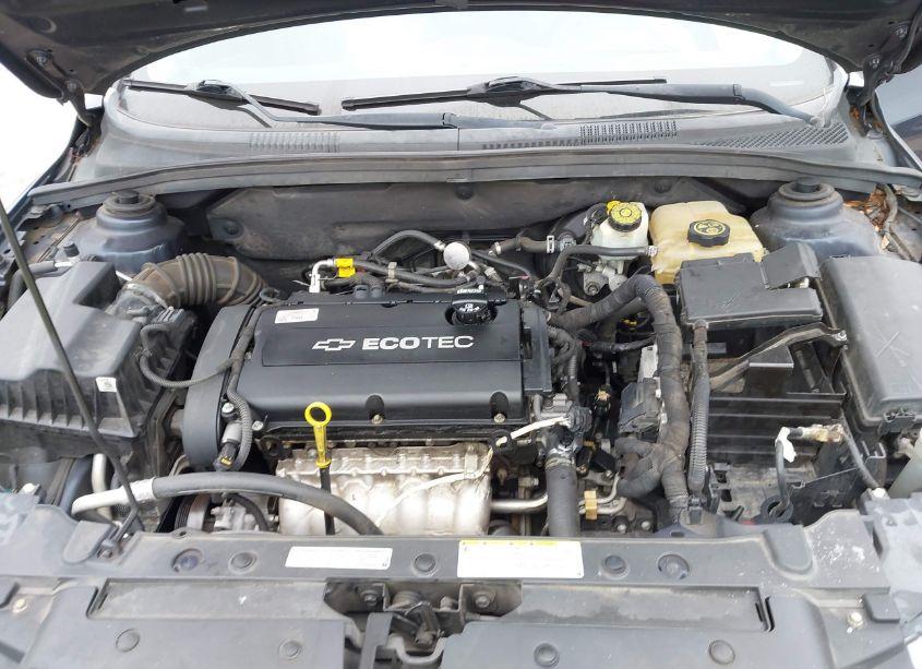 Photo 10 of 2015 Chevrolet Cruze LS AUTO (VIN 1G1PA5SH8F7124070)