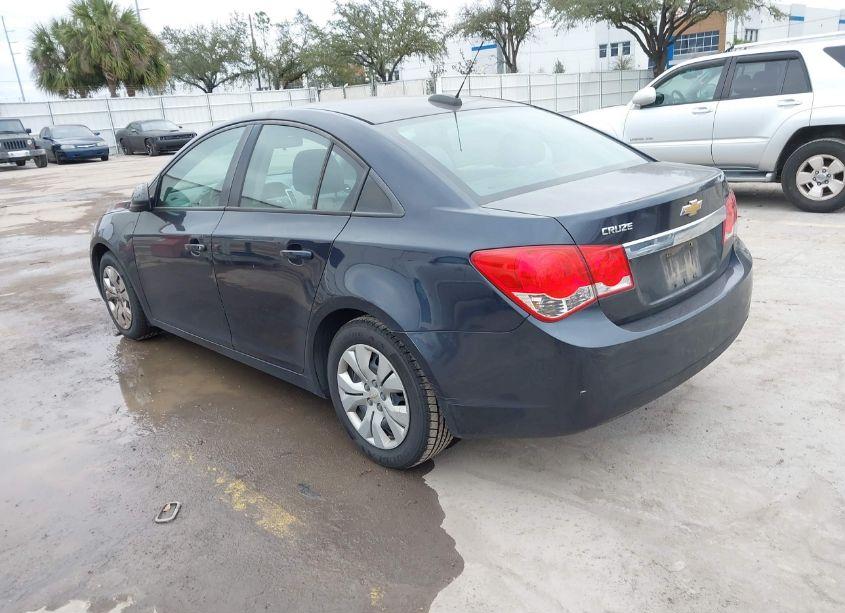 Photo 3 of 2015 Chevrolet Cruze LS AUTO (VIN 1G1PA5SH8F7124070)