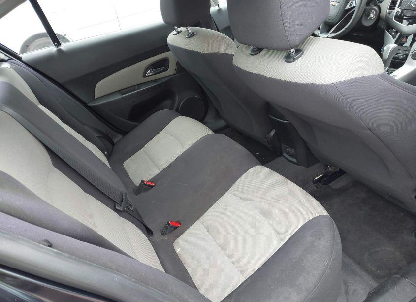 Photo 8 of 2015 Chevrolet Cruze LS AUTO (VIN 1G1PA5SH8F7124070)