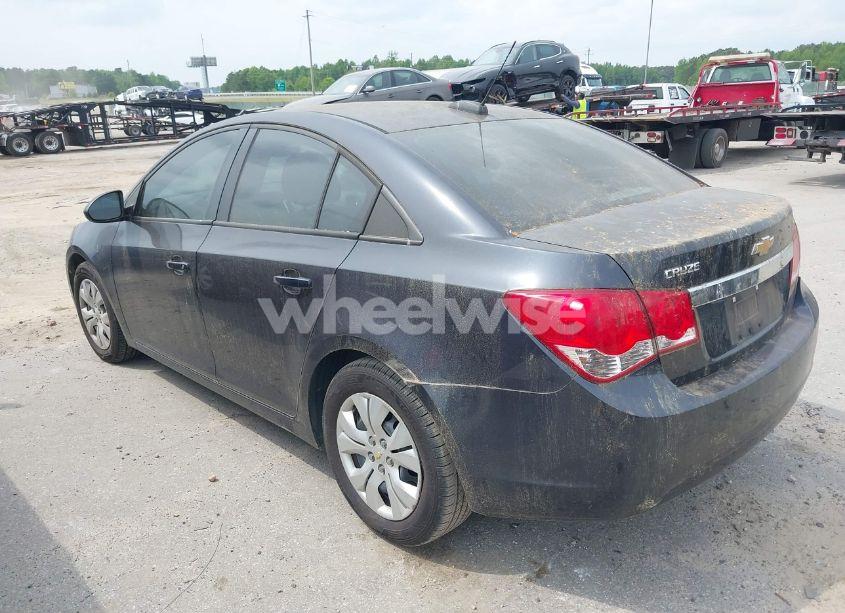 Photo 3 of 2015 Chevrolet Cruze LS AUTO (VIN 1G1PA5SH8F7164276)
