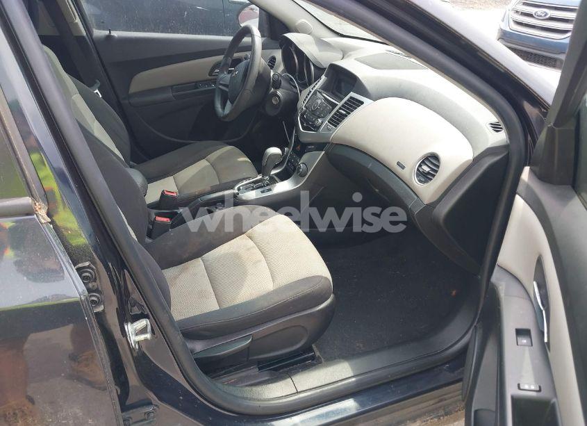 Photo 5 of 2015 Chevrolet Cruze LS AUTO (VIN 1G1PA5SH8F7164276)