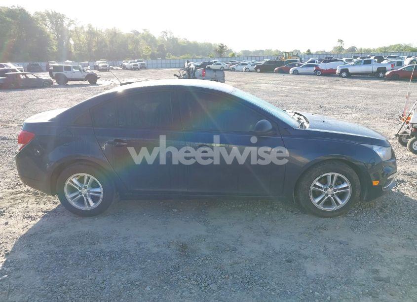 Photo 13 of 2015 Chevrolet Cruze LS AUTO (VIN 1G1PA5SH8F7200032)