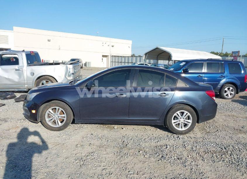 Photo 14 of 2015 Chevrolet Cruze LS AUTO (VIN 1G1PA5SH8F7200032)