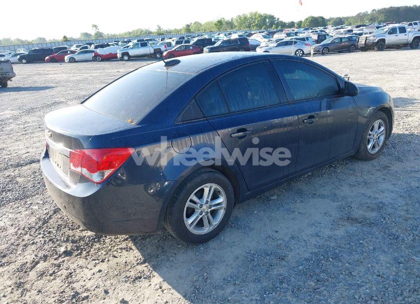 Photo 4 of 2015 Chevrolet Cruze LS AUTO (VIN 1G1PA5SH8F7200032)