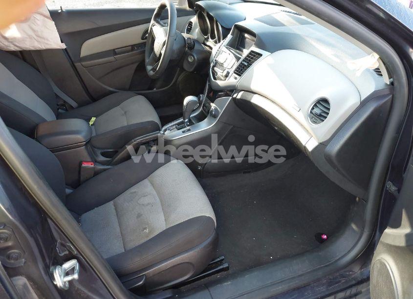 Photo 5 of 2015 Chevrolet Cruze LS AUTO (VIN 1G1PA5SH8F7200032)