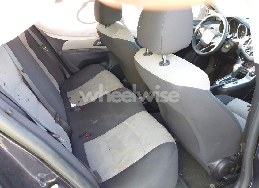 Photo 8 of 2015 Chevrolet Cruze LS AUTO (VIN 1G1PA5SH8F7200032)