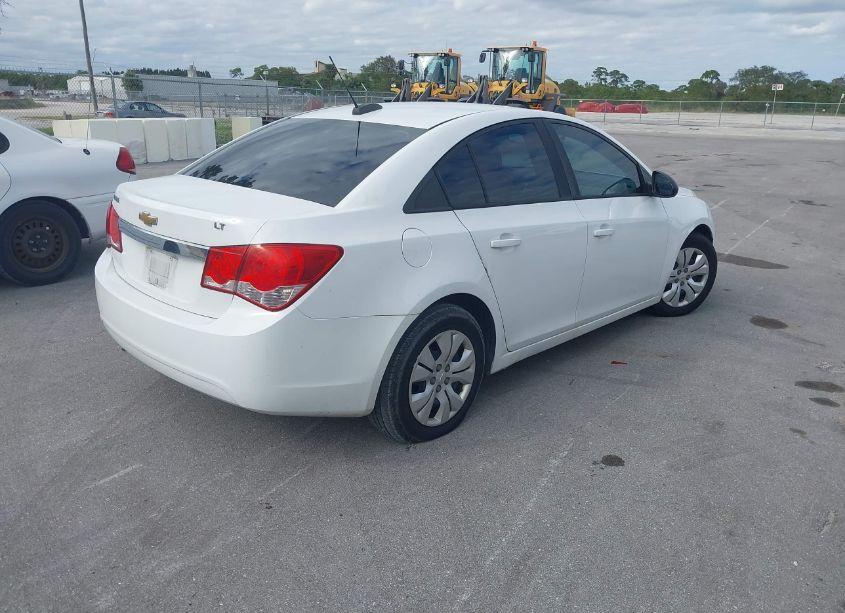 Photo 4 of 2015 Chevrolet Cruze LS AUTO (VIN 1G1PA5SH8F7211113)