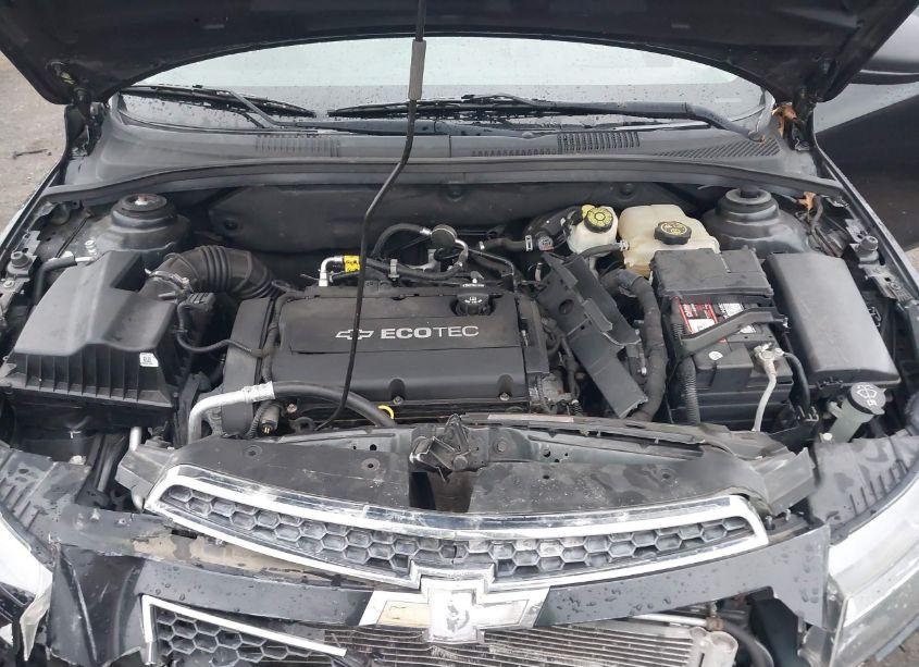 Photo 10 of 2015 Chevrolet Cruze LS AUTO (VIN 1G1PA5SH8F7215548)