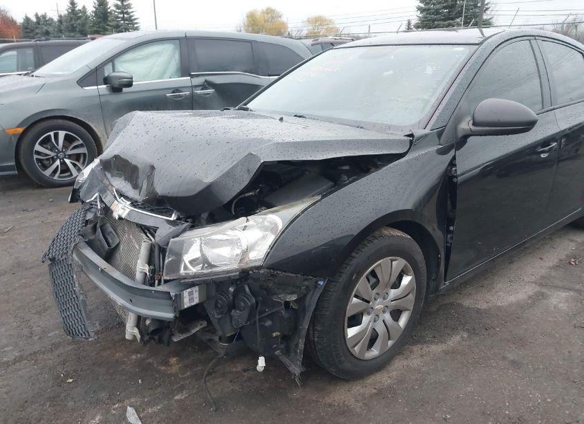 Photo 6 of 2015 Chevrolet Cruze LS AUTO (VIN 1G1PA5SH8F7215548)