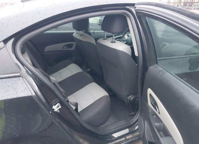 Photo 8 of 2015 Chevrolet Cruze LS AUTO (VIN 1G1PA5SH8F7215548)