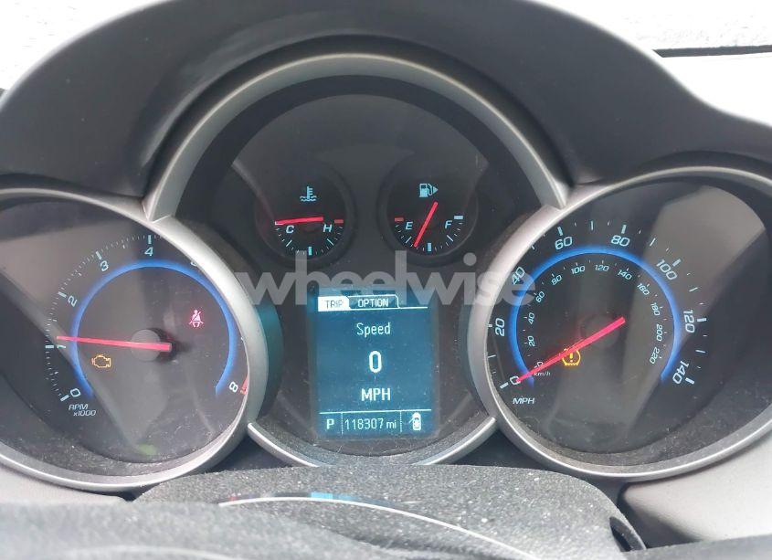 Photo 7 of 2015 Chevrolet Cruze LS AUTO (VIN 1G1PA5SH8F7225657)