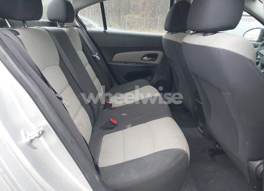 Photo 8 of 2015 Chevrolet Cruze LS AUTO (VIN 1G1PA5SH8F7225657)