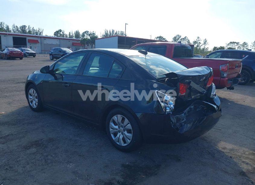 Photo 3 of 2015 Chevrolet Cruze LS AUTO (VIN 1G1PA5SH8F7246668)