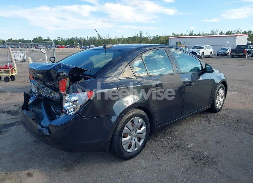 Photo 4 of 2015 Chevrolet Cruze LS AUTO (VIN 1G1PA5SH8F7246668)