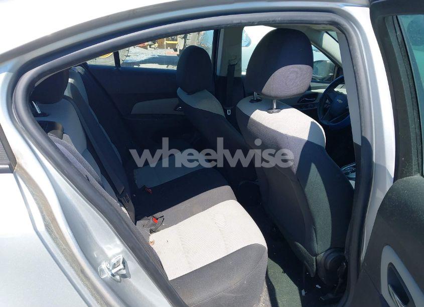 Photo 8 of 2015 Chevrolet Cruze LS AUTO (VIN 1G1PA5SH8F7275538)