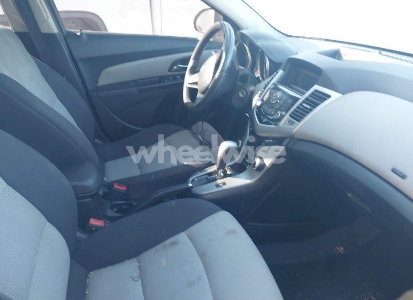 Photo 5 of 2013 Chevrolet Cruze LS AUTO (VIN 1G1PA5SH9D7118324)