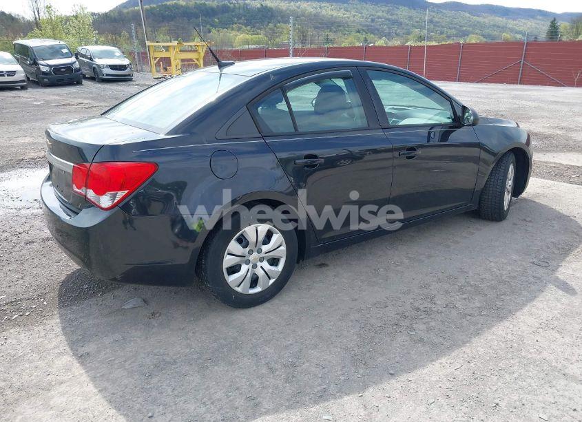Photo 4 of 2013 Chevrolet Cruze LS AUTO (VIN 1G1PA5SH9D7163098)