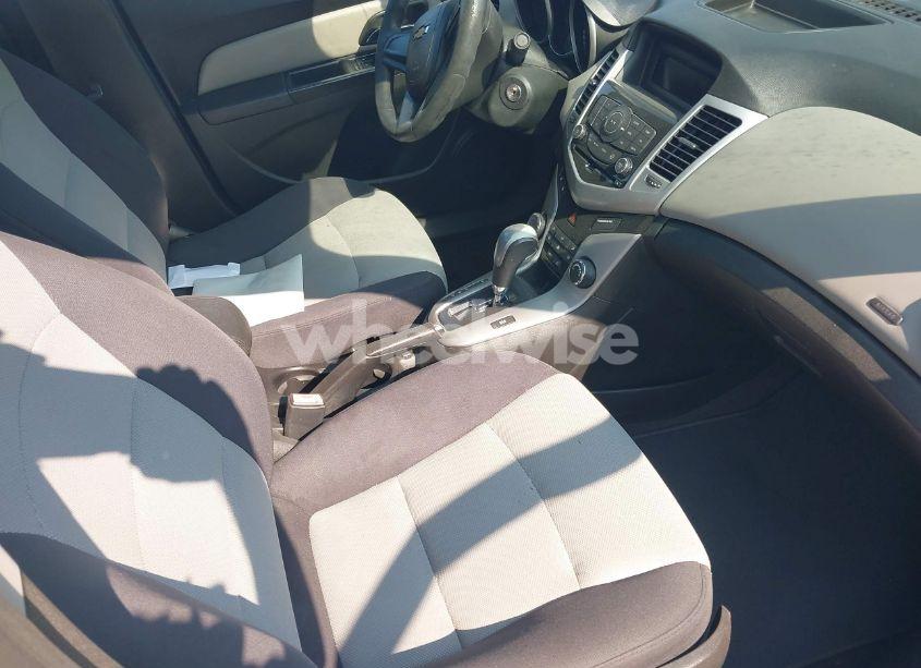 Photo 5 of 2013 Chevrolet Cruze LS AUTO (VIN 1G1PA5SH9D7186414)