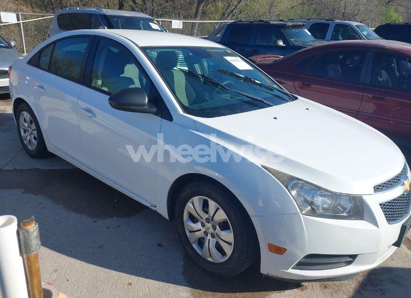 2013 Chevrolet Cruze LS AUTO (VIN 1G1PA5SH9D7302047) main photo