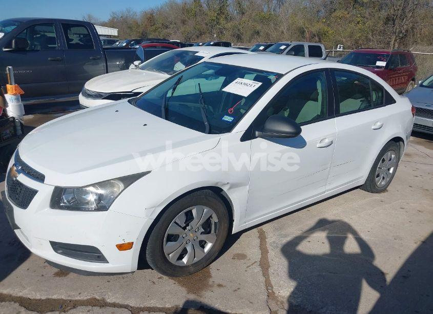 Photo 2 of 2013 Chevrolet Cruze LS AUTO (VIN 1G1PA5SH9D7302047)