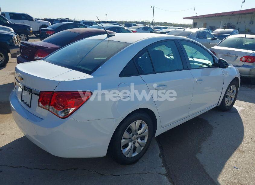 Photo 4 of 2013 Chevrolet Cruze LS AUTO (VIN 1G1PA5SH9D7302047)