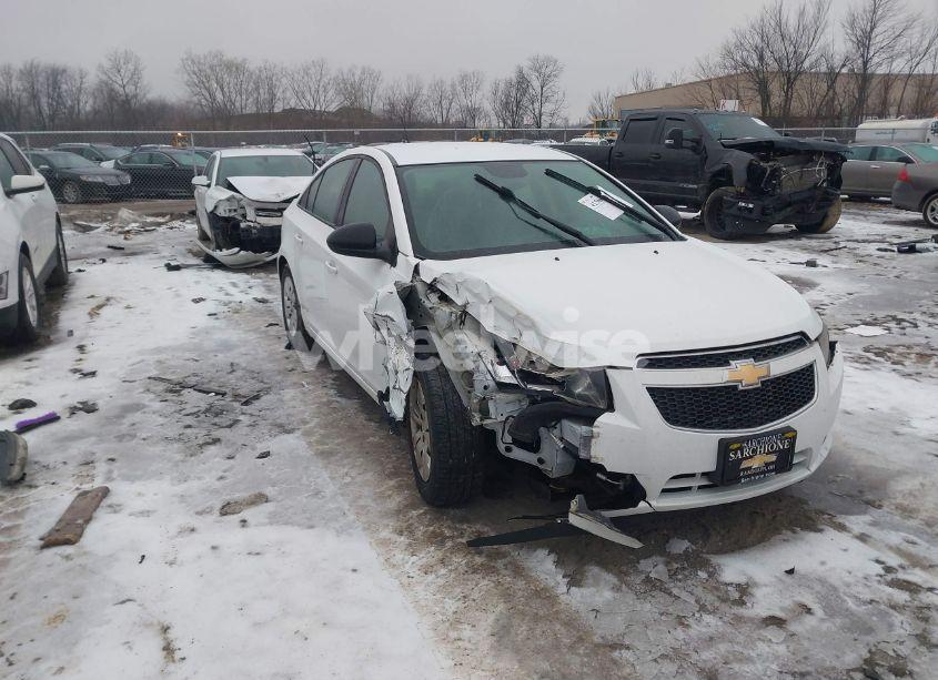 2013 Chevrolet Cruze LS AUTO (VIN 1G1PA5SH9D7318118) main photo
