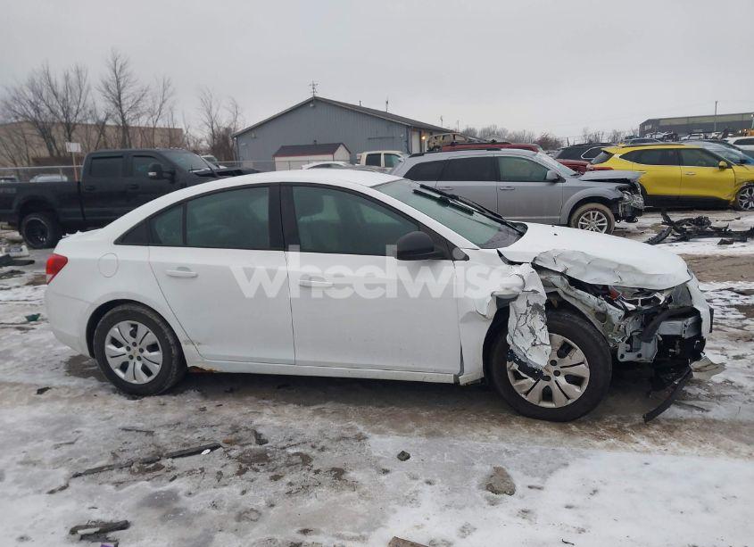Photo 13 of 2013 Chevrolet Cruze LS AUTO (VIN 1G1PA5SH9D7318118)