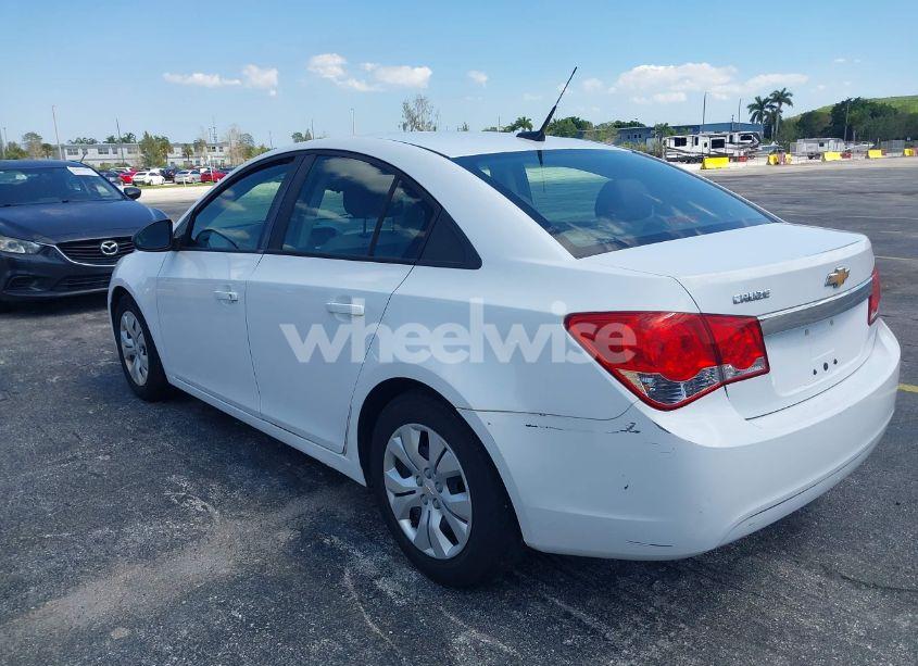 Photo 3 of 2014 Chevrolet Cruze LS AUTO (VIN 1G1PA5SH9E7178783)