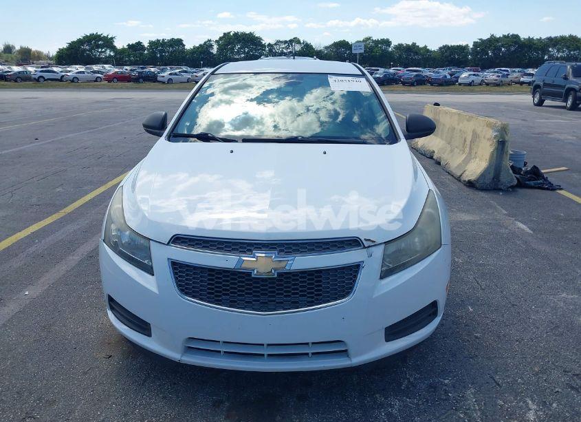 Photo 6 of 2014 Chevrolet Cruze LS AUTO (VIN 1G1PA5SH9E7178783)