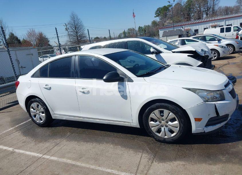 Photo 13 of 2014 Chevrolet Cruze LS AUTO (VIN 1G1PA5SH9E7216609)