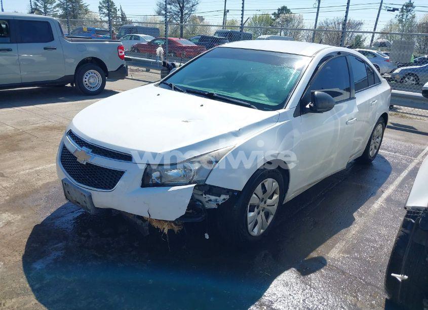 Photo 6 of 2014 Chevrolet Cruze LS AUTO (VIN 1G1PA5SH9E7216609)