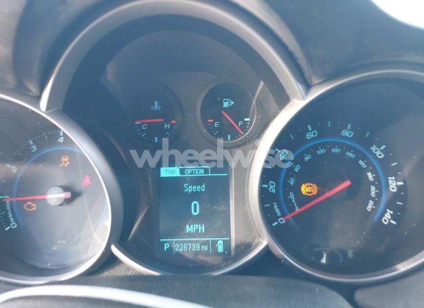 Photo 7 of 2014 Chevrolet Cruze LS AUTO (VIN 1G1PA5SH9E7216609)