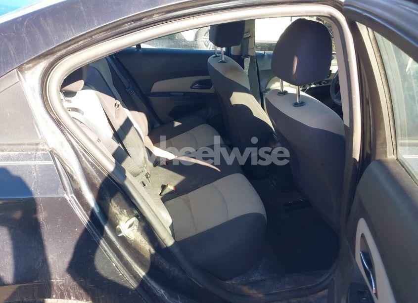 Photo 8 of 2014 Chevrolet Cruze LS AUTO (VIN 1G1PA5SH9E7255099)