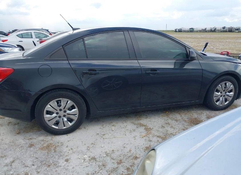 Photo 13 of 2014 Chevrolet Cruze LS AUTO (VIN 1G1PA5SH9E7392592)