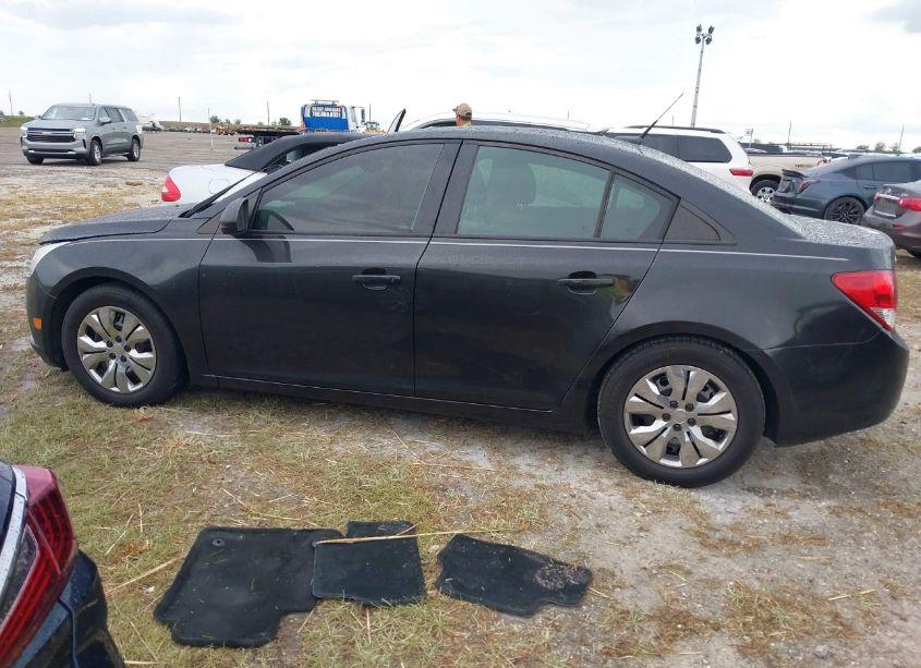 Photo 14 of 2014 Chevrolet Cruze LS AUTO (VIN 1G1PA5SH9E7392592)