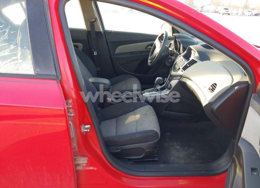 Photo 5 of 2014 Chevrolet Cruze LS AUTO (VIN 1G1PA5SH9E7418883)