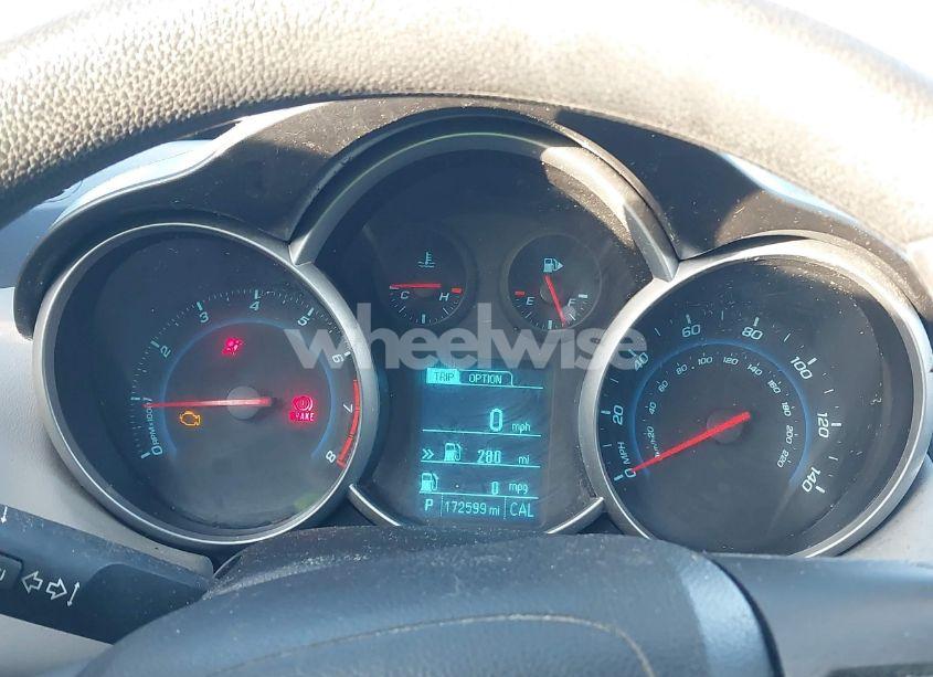 Photo 7 of 2014 Chevrolet Cruze LS AUTO (VIN 1G1PA5SH9E7418883)