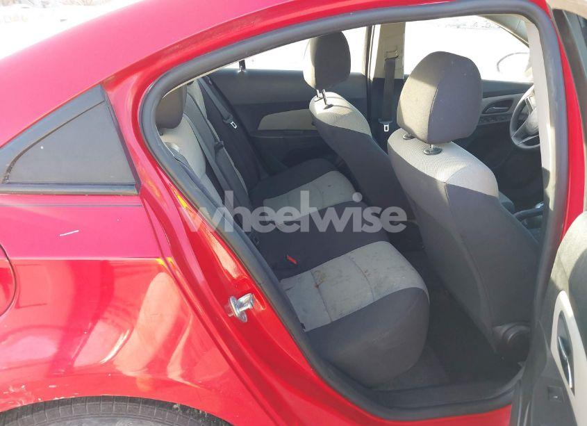 Photo 8 of 2014 Chevrolet Cruze LS AUTO (VIN 1G1PA5SH9E7418883)