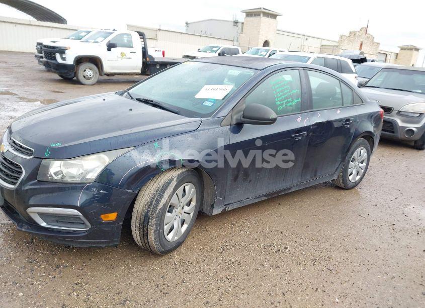 Photo 6 of 2015 Chevrolet Cruze LS AUTO (VIN 1G1PA5SH9F7145400)