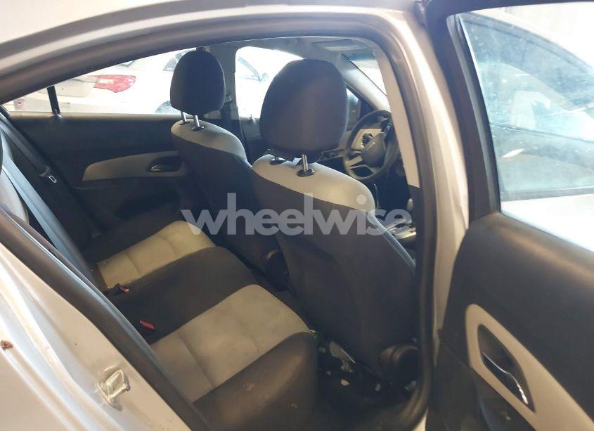 Photo 8 of 2015 Chevrolet Cruze LS AUTO (VIN 1G1PA5SH9F7166814)