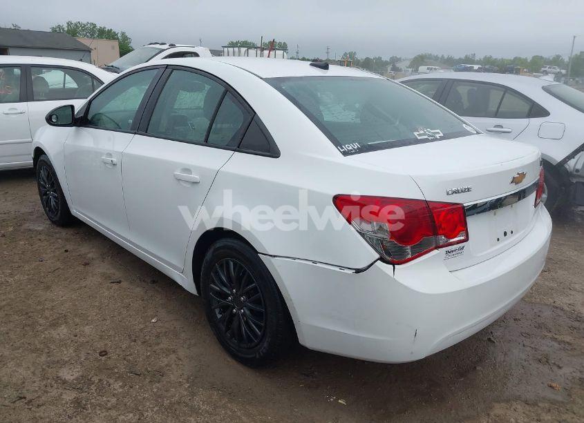 Photo 3 of 2013 Chevrolet Cruze LS AUTO (VIN 1G1PA5SHXD7144642)