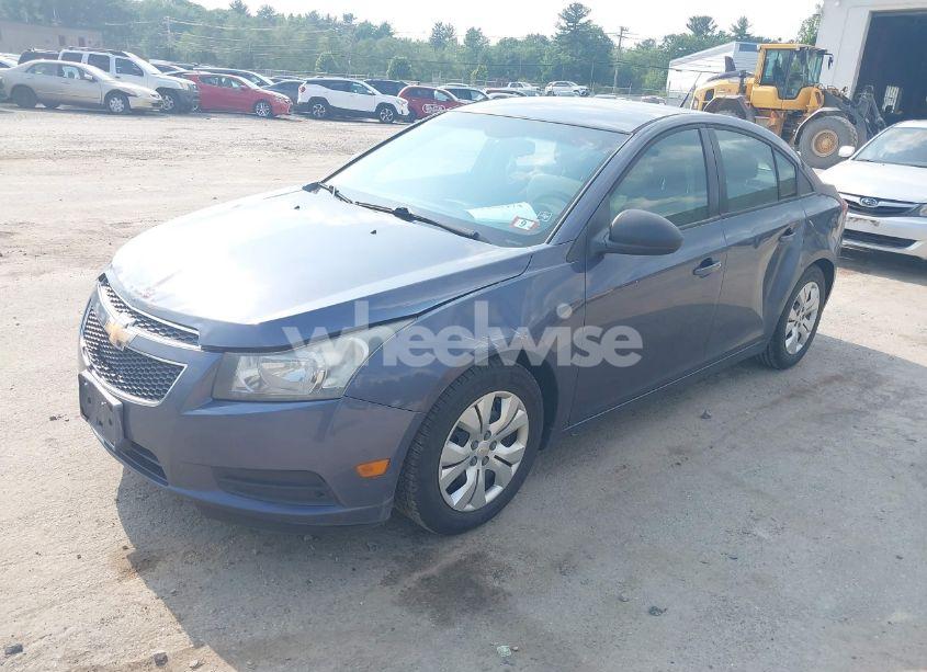 Photo 2 of 2013 Chevrolet Cruze LS AUTO (VIN 1G1PA5SHXD7151963)
